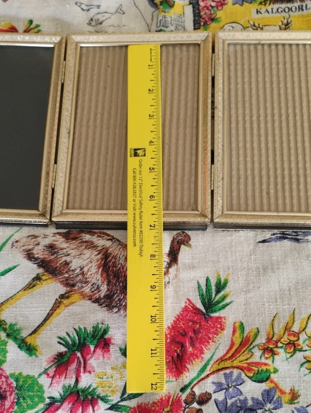 Vintage Tri-Fold  GOLD Tone Brass Frames 5 x 7 Hinged Portrait VNPLVC